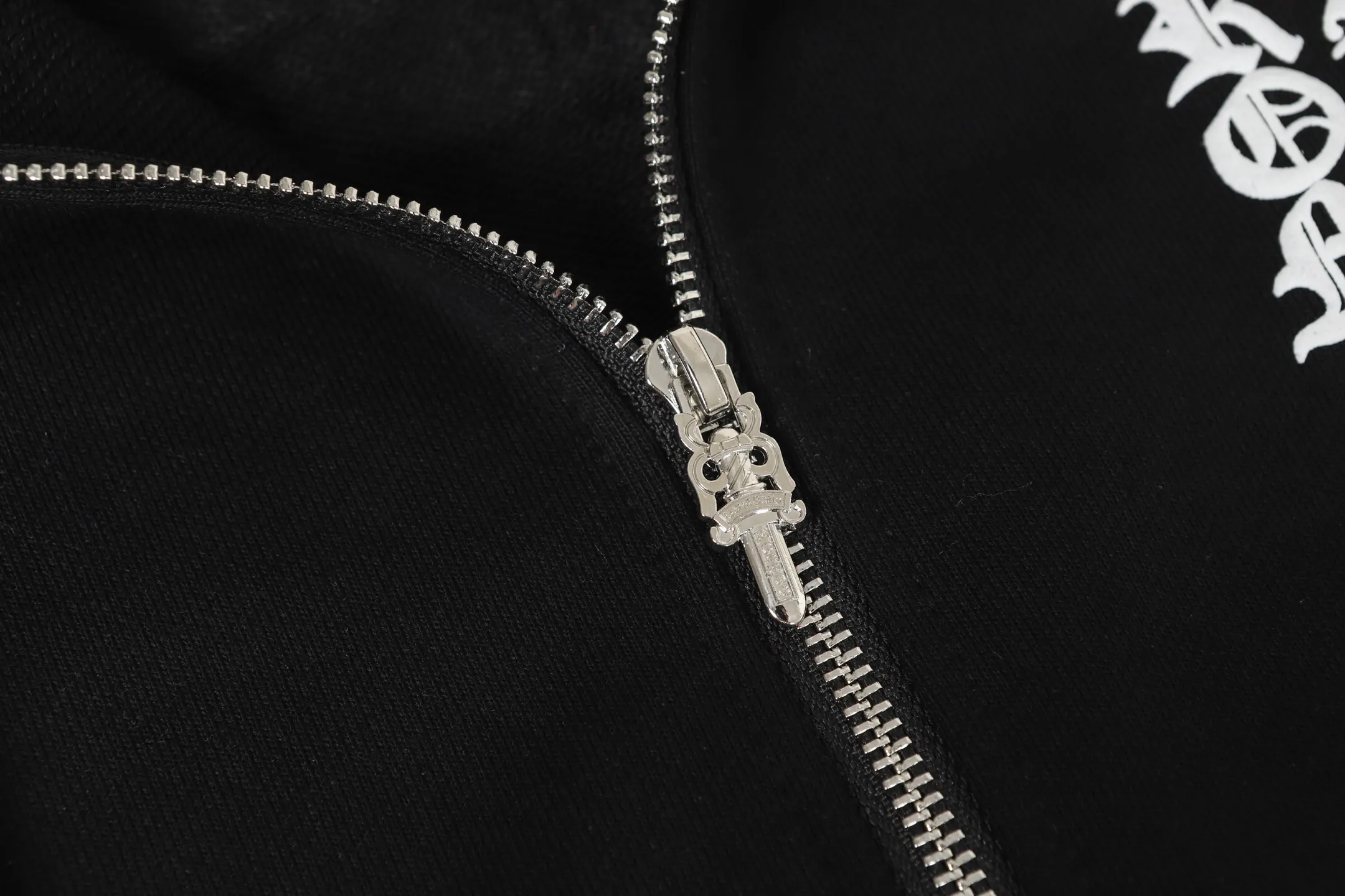 P250 cross-border model, please do not place an order if you are pursuing quality -Chrome Hearts/Chrome Hearts Sanskrit ghost print zipper sweatshirt cardigan jacket -High weight, high density and high quality. The wool is soft, delicate and skin-friendly. Soft and silky to the touch. Excellent warmth and skin-friendly properties. LXL